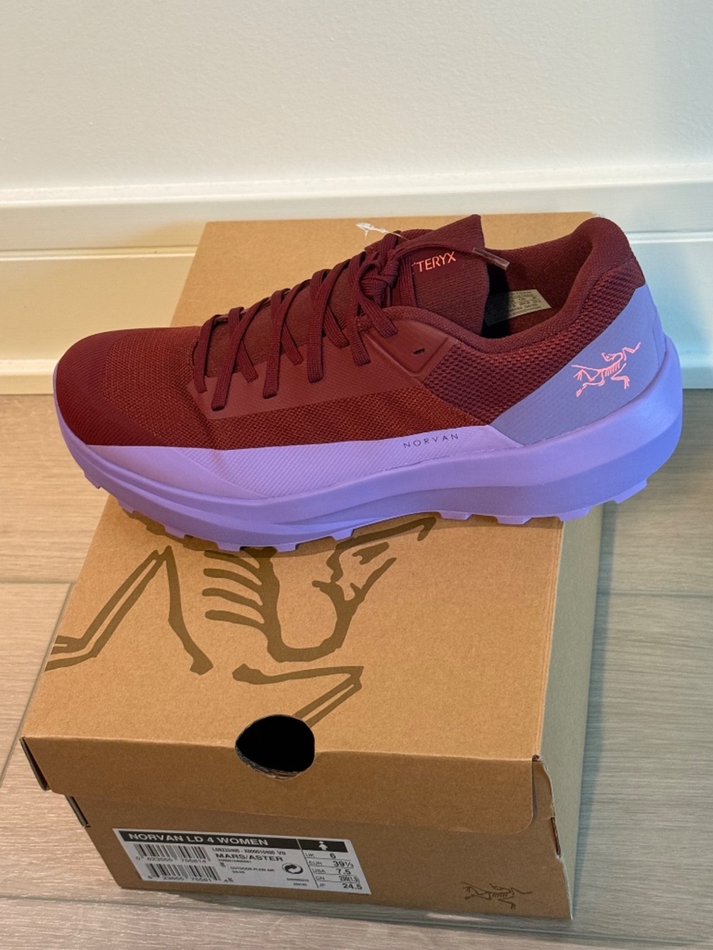 Arc’teryx Norvan LD 4 Women US 7.5 Mars/Aster - New in Box - Picture 3 of 4